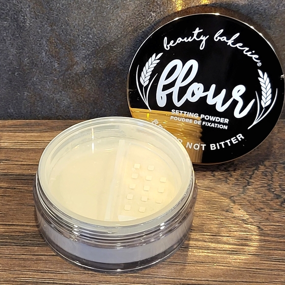 Beauty Bakerie Makeup Beauty Bakerie Flour Oat Setting Powder